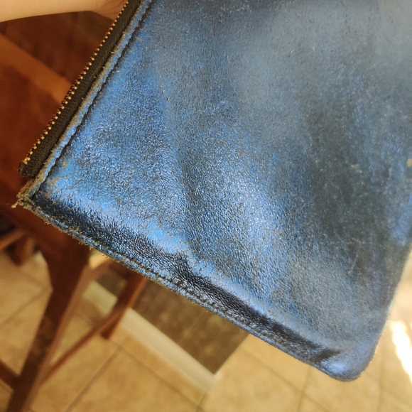 Fossil Metallic blue clutch - Picture 4 of 11